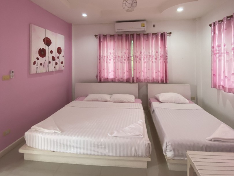 ภาพบ้านสีชมพู (PINK HOUSE) – รีสอร์ทชัยภูมิ เดอะพีค