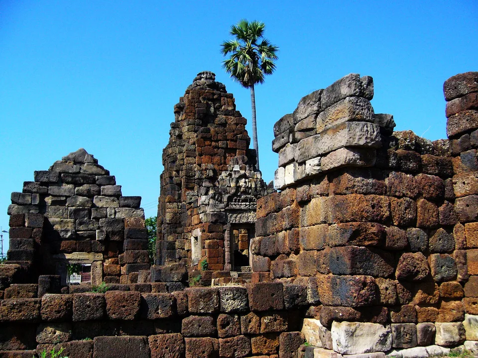 ปรางค์กู่ โบราณสถานศิลาแลงสมัยขอมในตัวเมืองชัยภูมิ